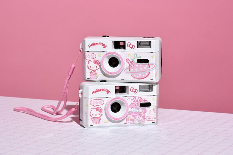 Hello Kitty Strawberry Planet Camera